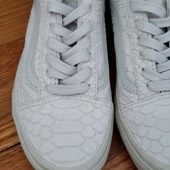 Vans - Picture 2 of 3